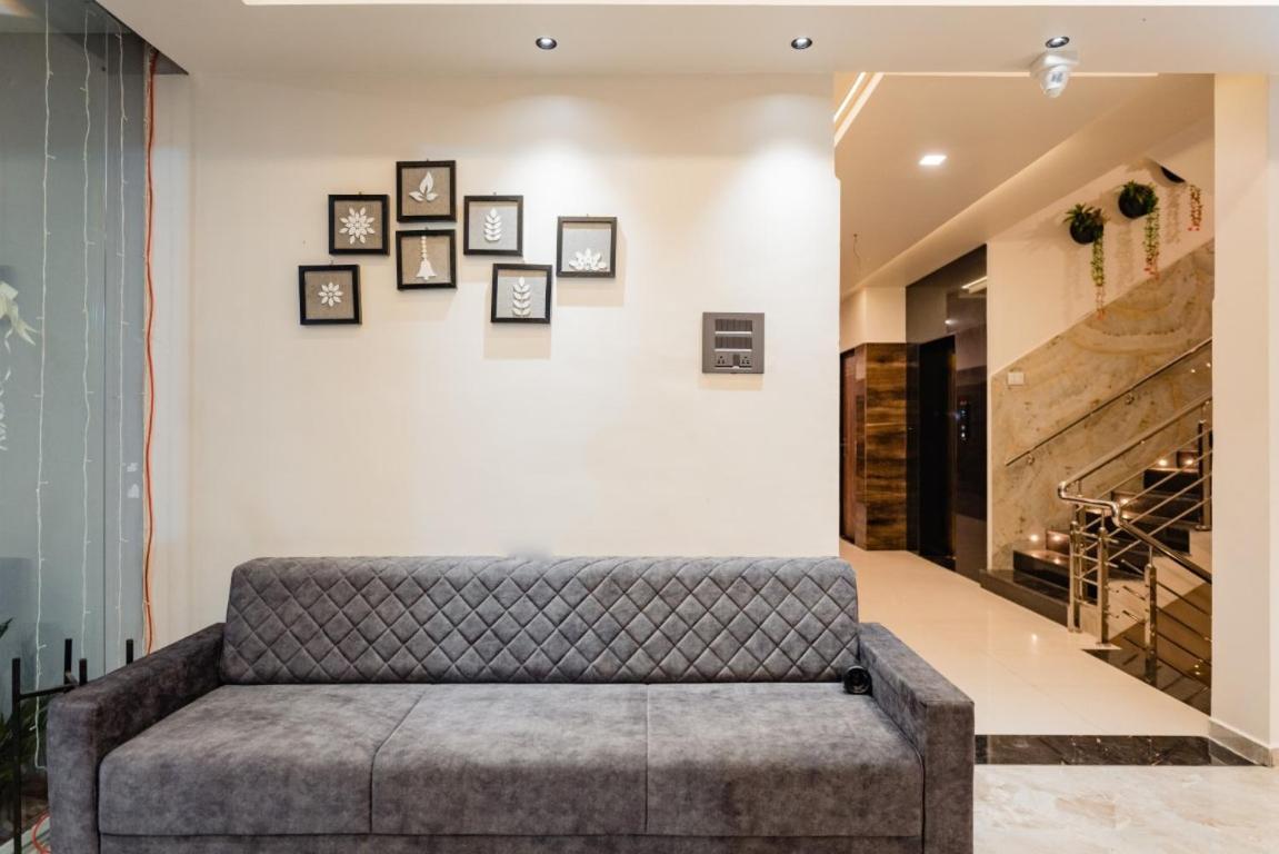 Hotel Ayodhya Virpur Kültér fotó