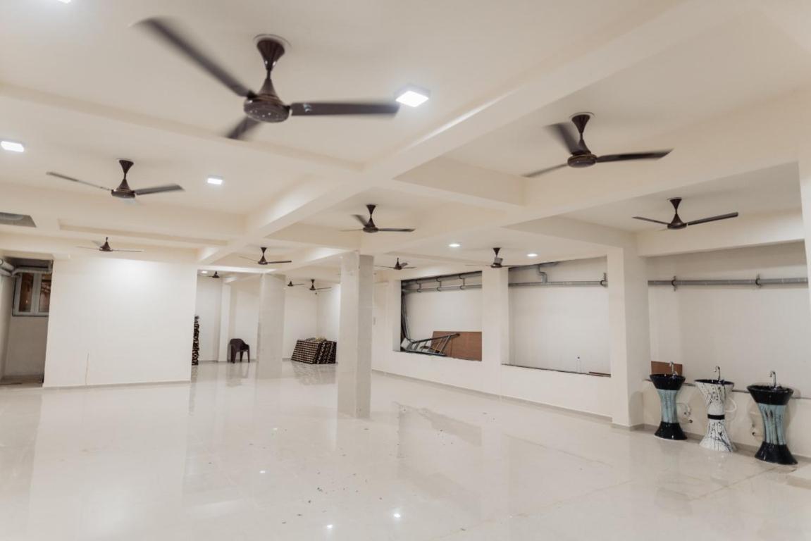 Hotel Ayodhya Virpur Kültér fotó