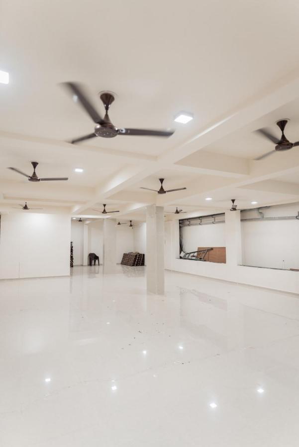 Hotel Ayodhya Virpur Kültér fotó