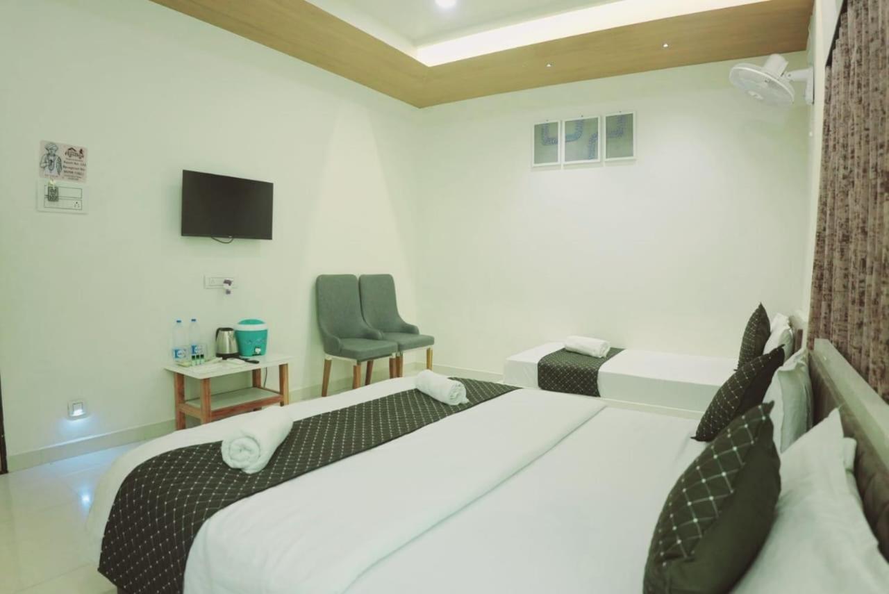 Hotel Ayodhya Virpur Kültér fotó
